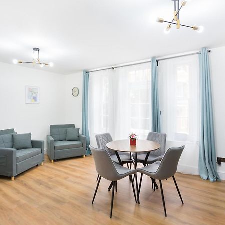 City Centre One Bedroom Apartment Next To Station, Newly Renovated Londres Exterior foto