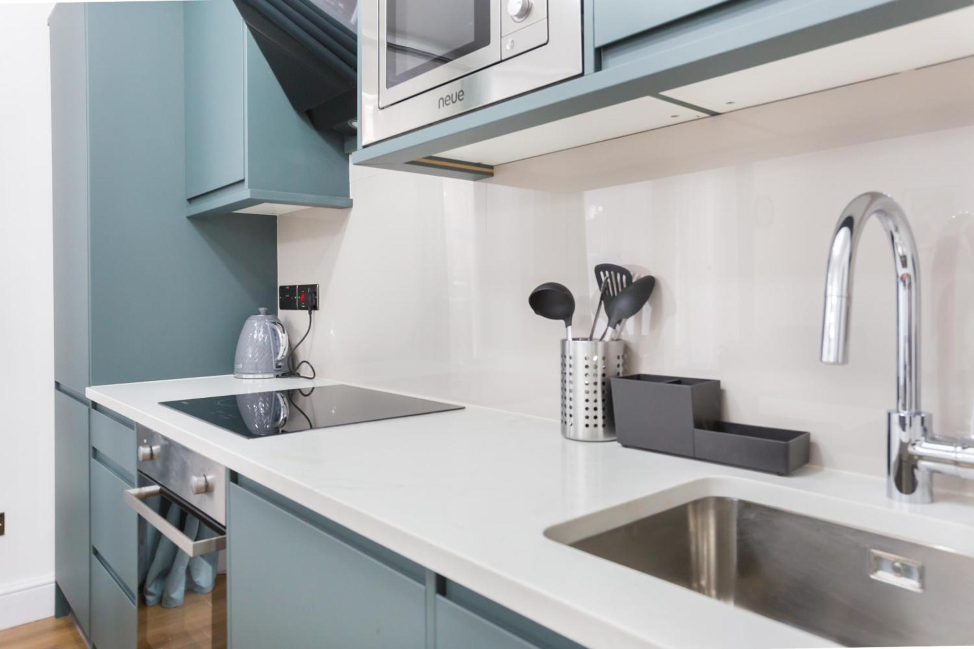 City Centre One Bedroom Apartment Next To Station, Newly Renovated Londres Exterior foto
