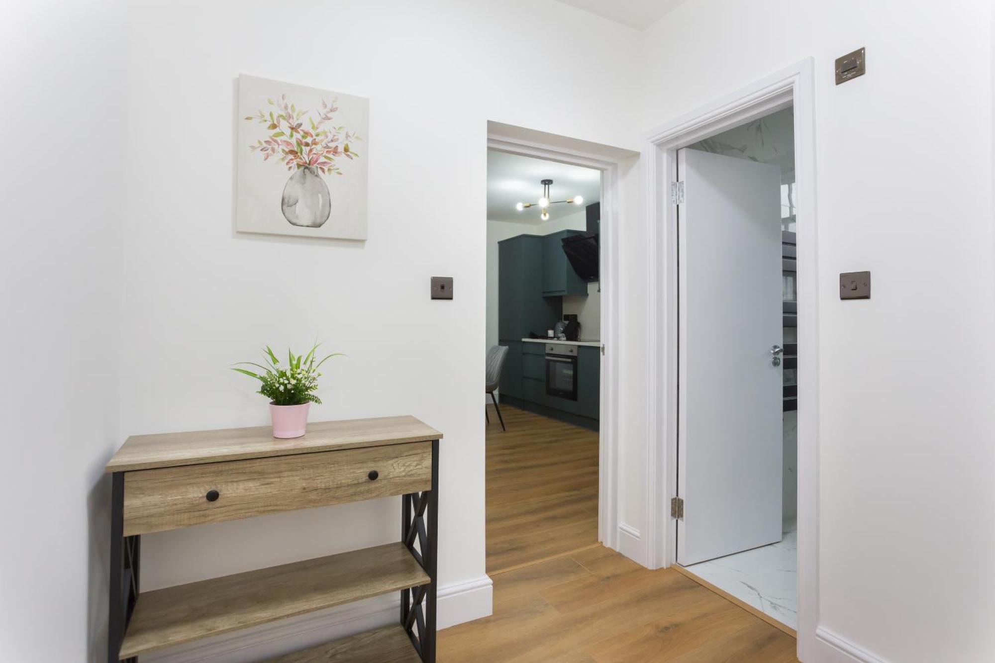 City Centre One Bedroom Apartment Next To Station, Newly Renovated Londres Exterior foto