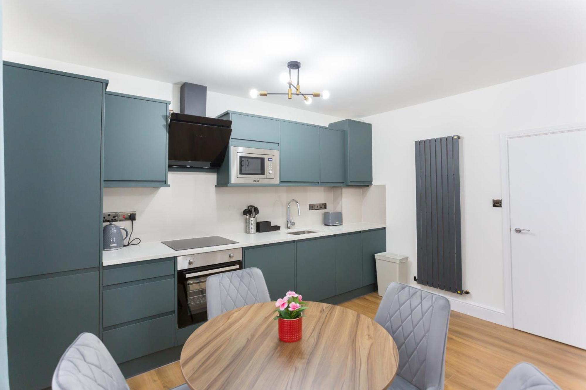City Centre One Bedroom Apartment Next To Station, Newly Renovated Londres Exterior foto