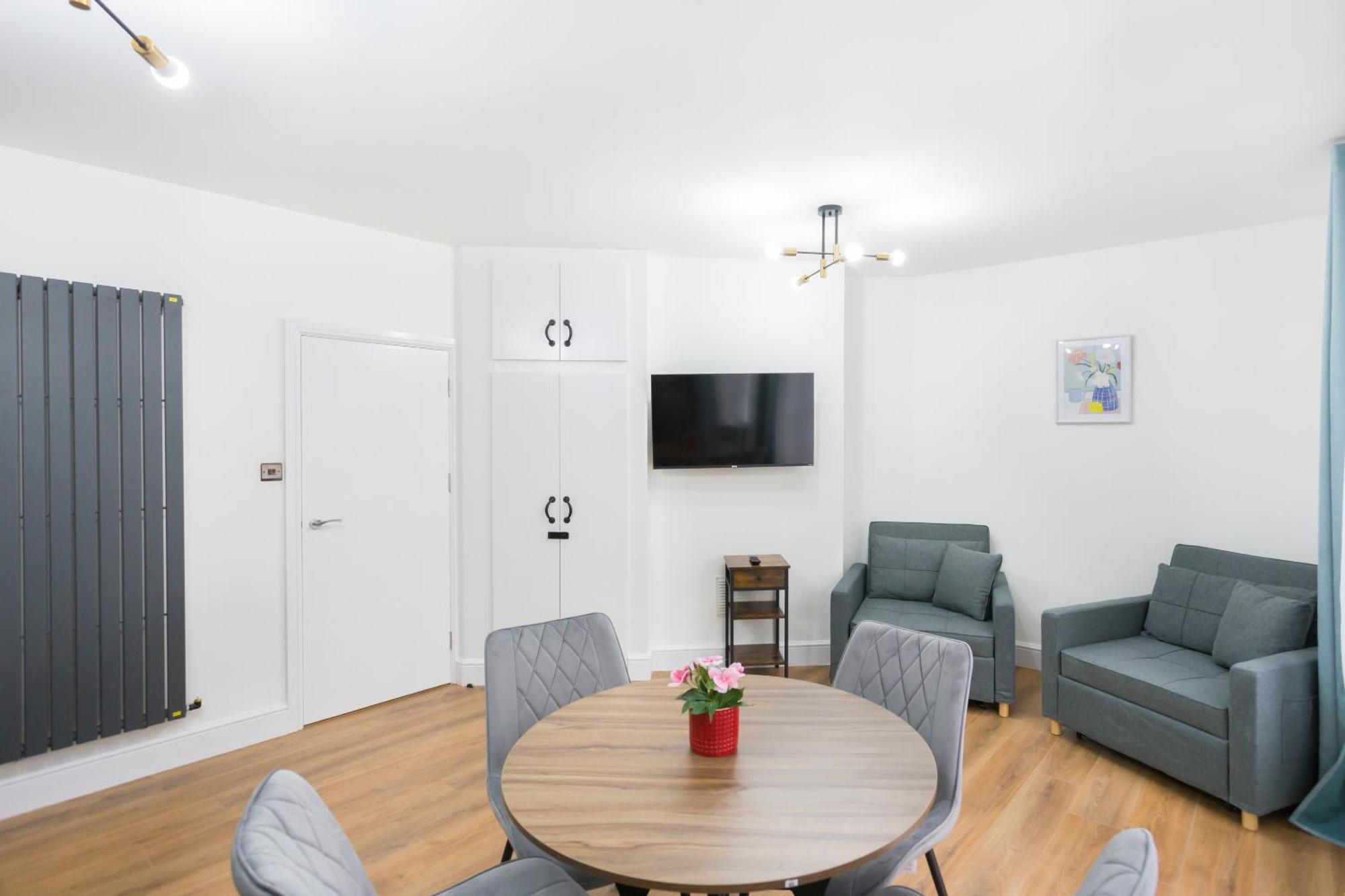 City Centre One Bedroom Apartment Next To Station, Newly Renovated Londres Exterior foto