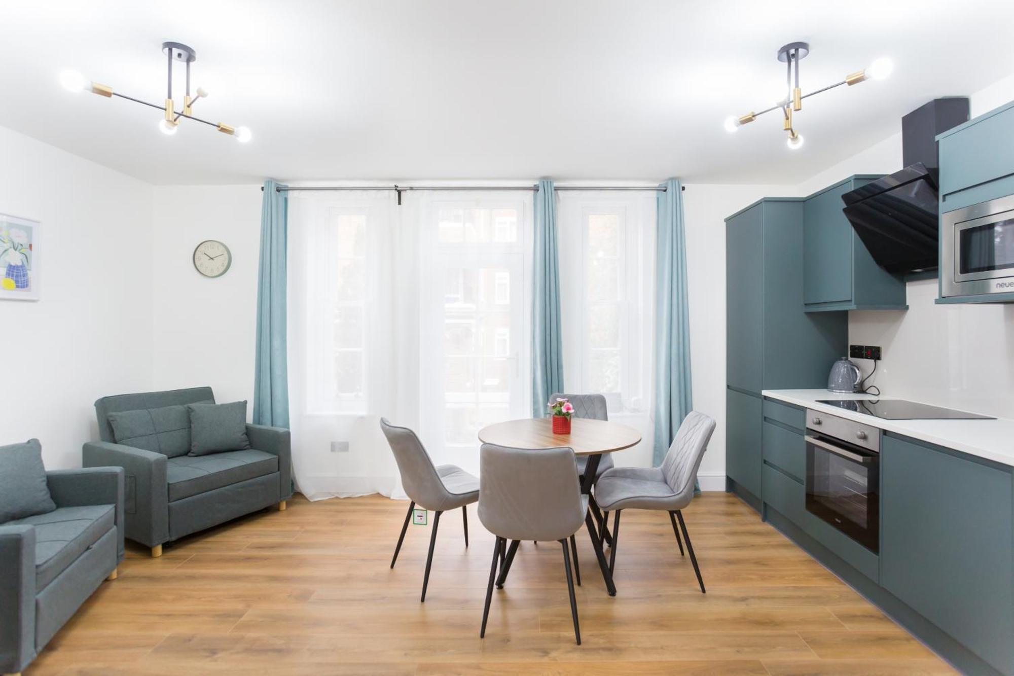 City Centre One Bedroom Apartment Next To Station, Newly Renovated Londres Exterior foto