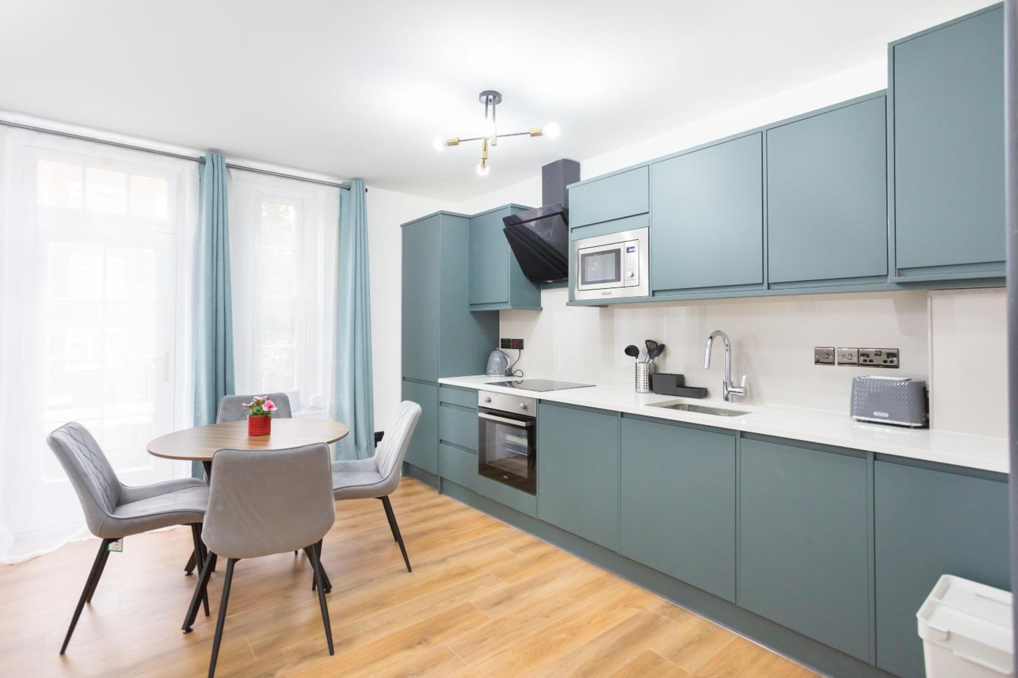 City Centre One Bedroom Apartment Next To Station, Newly Renovated Londres Exterior foto